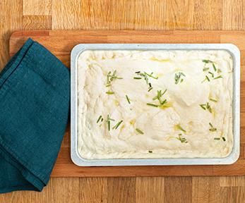 Focaccia farcita con patate e mozzarella Focaccia farcita con patate e mozzarella