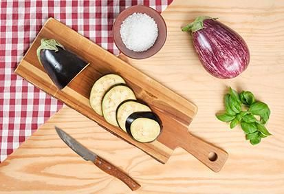 Melanzana tagliata da mettere sotto sale Melanzana tagliata da mettere sotto sale