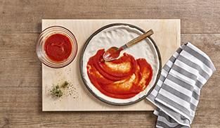 Pizza con cipolle rosse e tonno - Step 3 Pizza con cipolle rosse e tonno - Step 3