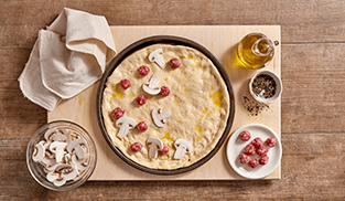Pizza boscaiola preparazione 2