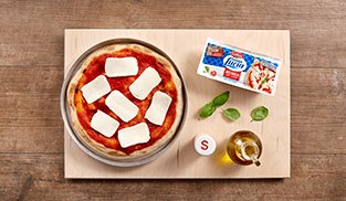 Pizza Margherita preparazione 5