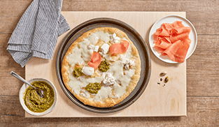 Pizza ricotta, salmone e crema di pistacchio preparazione 4 Pizza ricotta, salmone e crema di pistacchio preparazione 4