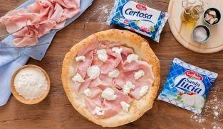Pizza tonda con Mozzarella Santa Lucia, Certosa e Prosciutto Cotto Fetta Golosa 