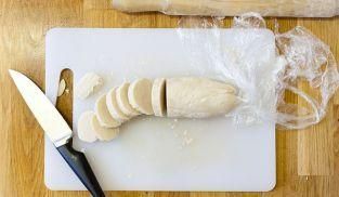 tagliare delle fette e infornare i biscotti tagliare delle fette e infornare i biscotti
