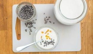 unire la cioccolata e la frutta candita unire la cioccolata e la frutta candita
