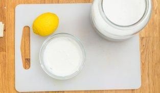 unire allo zucchero a velo poche gocce di limone unire allo zucchero a velo poche gocce di limone