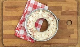 Mettete la ciambella nel forno precedentemente scaldato a 200° Mettete la ciambella nel forno precedentemente scaldato a 200°