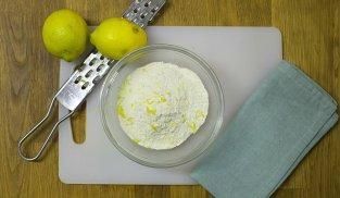 unire alla farina la scorza di limone unire alla farina la scorza di limone