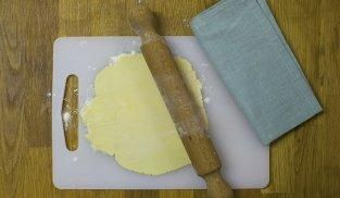 stendere l'impasto con il mattarello