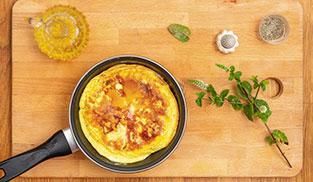 Frittata di mozzarella e prosciutto cotto Frittata di mozzarella e prosciutto cotto