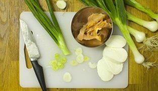 lavare e mondare i cipollotti lavare e mondare i cipollotti