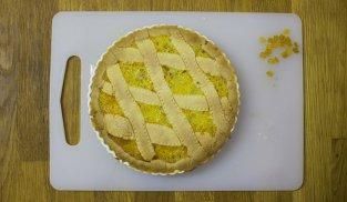 sfornare la pastiera napoletana con ricotta quando è dorata sfornare la pastiera napoletana con ricotta quando è dorata