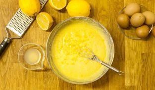 aggiungere al composto il succo di limone aggiungere al composto il succo di limone