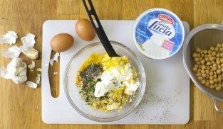 lavorare la purea di ceci con la ricotta lavorare la purea di ceci con la ricotta