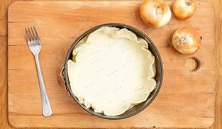 Quiche con cipolla e Gorgonzola DOP step 1 Quiche con cipolla e Gorgonzola DOP step 1