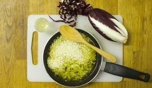 tostare il riso e sfumare con il vino tostare il riso e sfumare con il vino