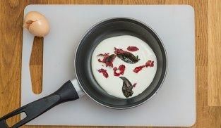 unire al burro fuso la salvia e lo speck unire al burro fuso la salvia e lo speck