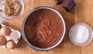 composto per torta al cioccolato in teglia composto per torta al cioccolato in teglia