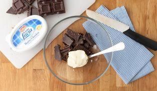 lavorare il cioccolato fondente con il burro lavorare il cioccolato fondente con il burro