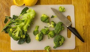 pulire i broccoli pulire i broccoli
