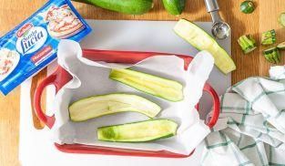 adagiare le zucchine nella teglia adagiare le zucchine nella teglia