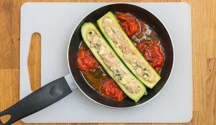 cuocere in padella le zucchine ripiene cuocere in padella le zucchine ripiene