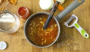 servire la zuppa di farro ancora ben calda