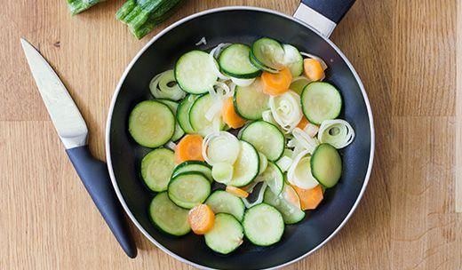 cuocere le verdure in padella