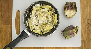 aggiungere alla pasta anche il parmigiano aggiungere alla pasta anche il parmigiano