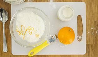 unire la scorza dell'arancia