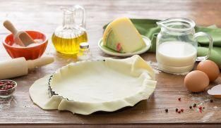 stendere la pasta sfoglia su una teglia