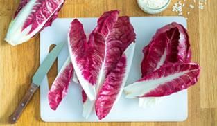 pulire il radicchio pulire il radicchio