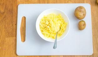 lavorare le patate con le uova