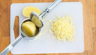 schiacciare le patate bollite schiacciare le patate bollite