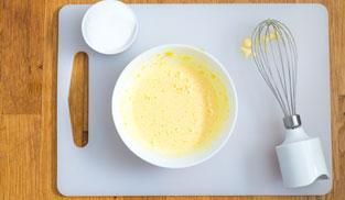 sbattere con le fruste i tuorli sbattere con le fruste i tuorli