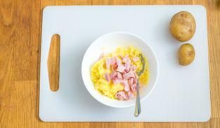 unire al composto il prosciutto cotto 