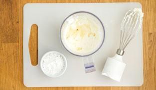 unire alla crema la panna fresca liquida unire alla crema la panna fresca liquida