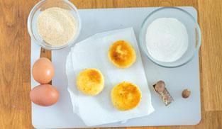 servire le frittelle di ricotta quando risultano dorate