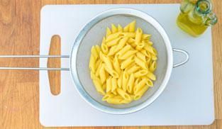 scolare la pasta scolare la pasta