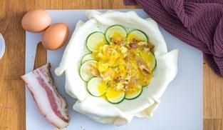farcire la pasta sfoglia con le zucchine, uova e guanciale farcire la pasta sfoglia con le zucchine, uova e guanciale