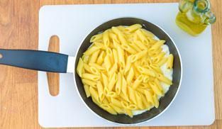 saltare in padella la pasta saltare in padella la pasta