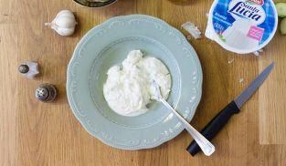 schiacciare la ricotta fino a renderla una crema schiacciare la ricotta fino a renderla una crema