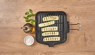 Pancake Con Zucchine, Finocchiona, Belpaese E Salsa Rosa Pancake Con Zucchine, Finocchiona, Belpaese E Salsa Rosa