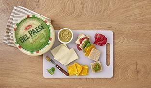 Tramezzino integrale con rucola, bresaola, pesto di noci e BelPaese Tramezzino integrale con rucola, bresaola, pesto di noci e BelPaese