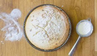 spolverizzare con lo zucchero a velo