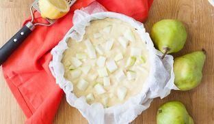 infornare la torta di pere e ricotta infornare la torta di pere e ricotta