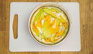 farcire la pasta sfoglia con i fiori di zucchina farcire la pasta sfoglia con i fiori di zucchina