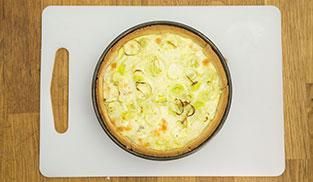 sfornare la torta salata ai porri quando ben dorata sfornare la torta salata ai porri quando ben dorata