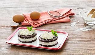 servire la torta al cioccolato ripiena di mascarpone servire la torta al cioccolato ripiena di mascarpone