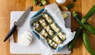 ricoprire le zucchine con la mozzarella ricoprire le zucchine con la mozzarella